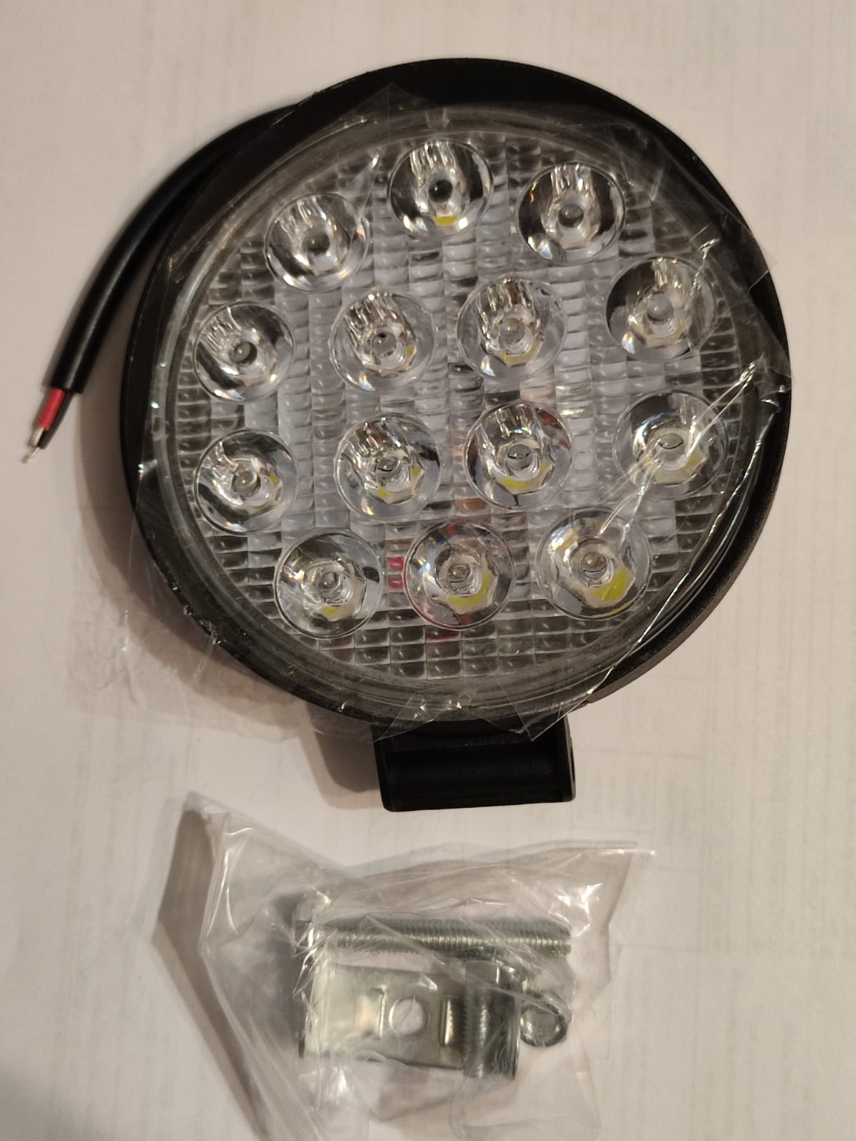 Фара светодиодная 14 LED (14S-55мм), круглая, 10-30В, 42W, направленный свет, (115х115х55), 0174