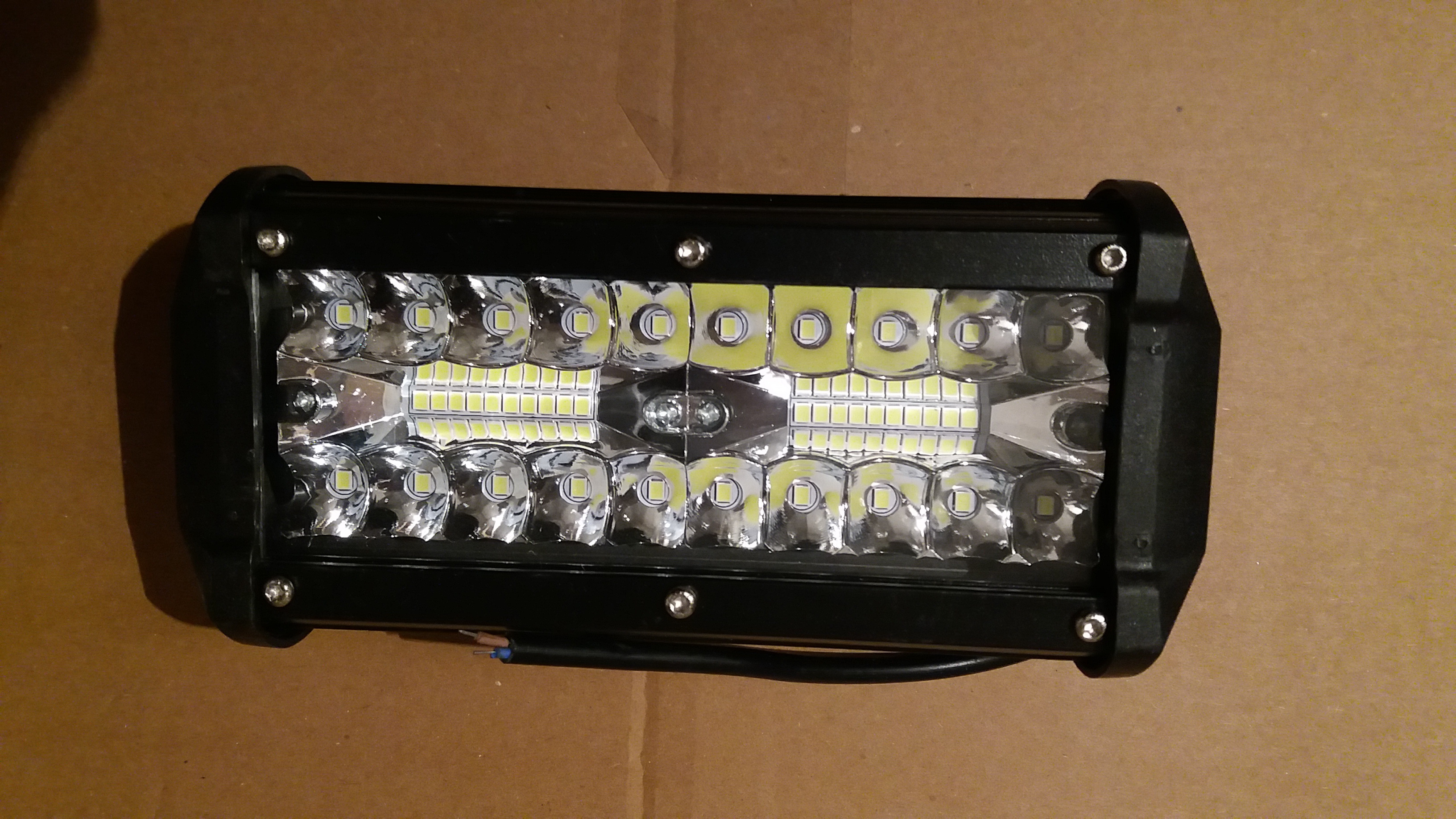 Фара светодиодная универсальная,120W 40 LED (шт) 10-30V,(165х75х60)4368