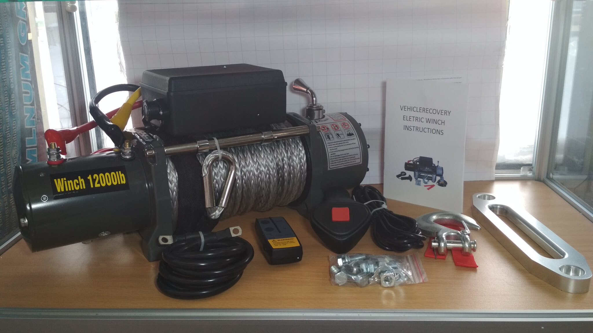 Лебедка (кевлар, 12V) автомобильная Electric Winch 12V / 12000Lbs (кевлар, радиопульт). (Discount)