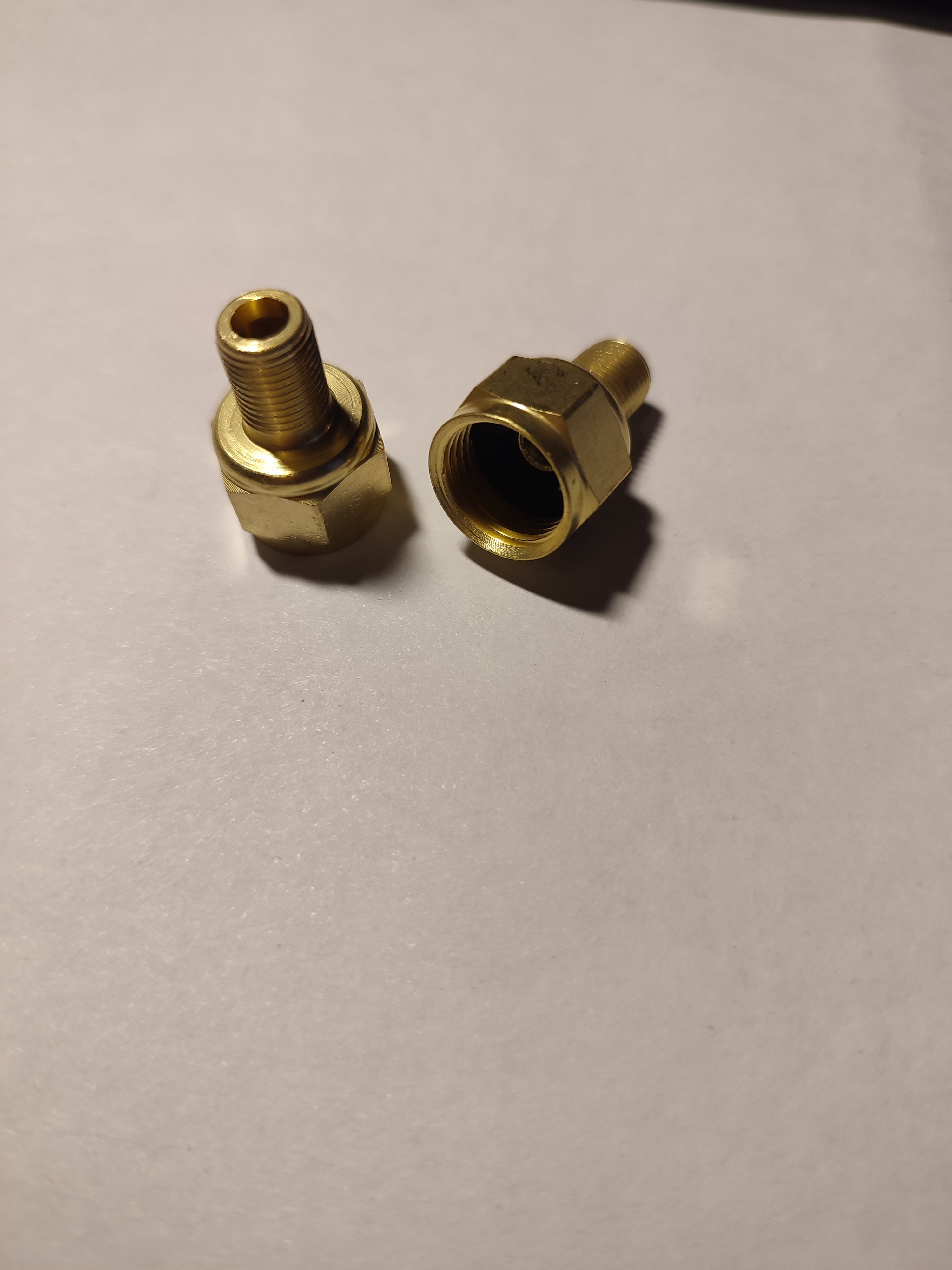 Переходник вентиля подкачки колеса 7793 спецтехника с большого на маленкий